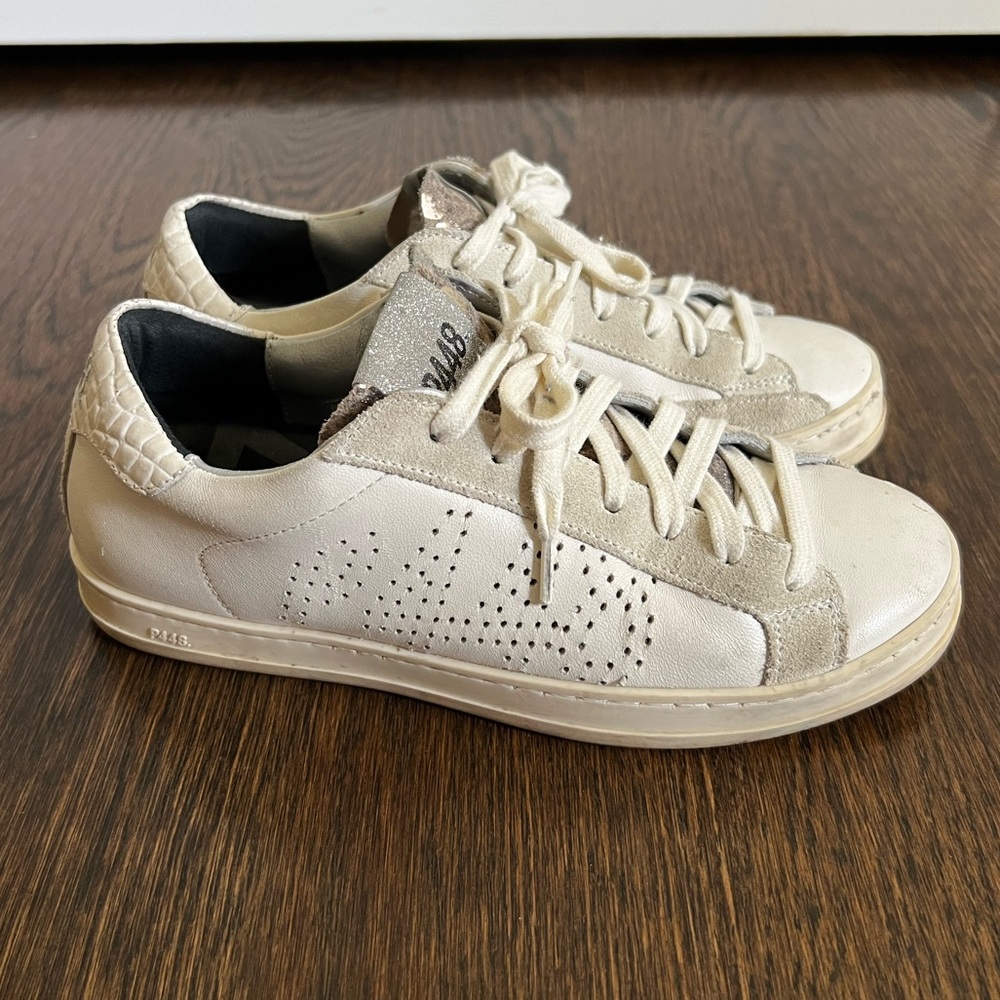 P448 John low top sneaker. Guantino, size 36